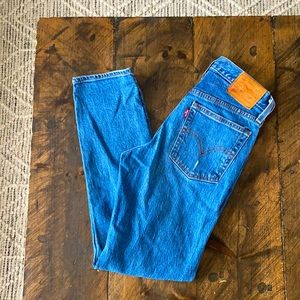 EUC Levi’s Wedgie size 25 button fly